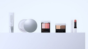 メイクアップ動画を見る