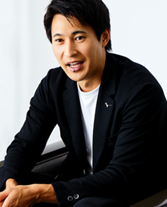 インタビュー中の飯塚翔太選手