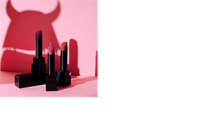 つけたての色がそのまま持続。 落ちにくい口紅 “リップモンスター”  リップモンスター 全14色（内WEB限定4色）  ●高発色 ●落ちにくい ●保湿