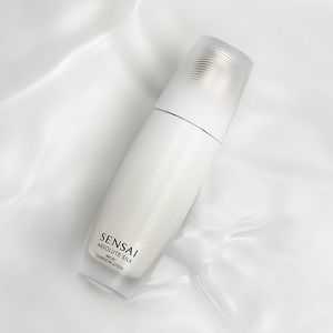Absolute Silk Micro Essence-In-Lotion | Moisturiser