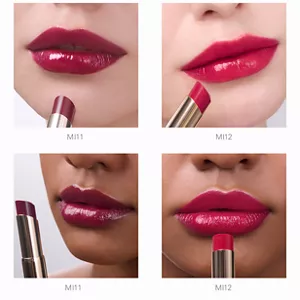 Fyra närbilder som visar appliceringen av MOISTURE INTENSE LIPSTICK i nyanserna MI11 och MI12