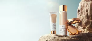 Prodotti SILKY BRONZE mostrati su uno sfondo vivace.