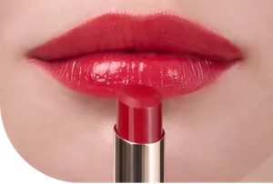 Primer plano de unos labios con Moisture Intense Lipstick en el tono MI05 Cherry Red