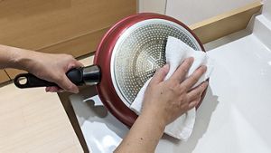 焦げ付きもスッキリ】IHクッキングヒーターの簡単な掃除方法！│花王