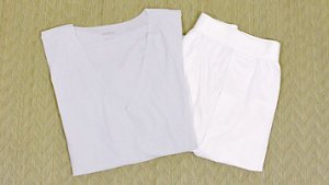 生地を傷めないように優しくね。