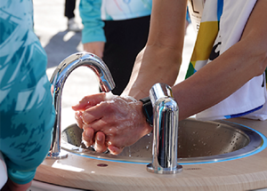 フィニッシュエリア設置のWOSHでの手洗い