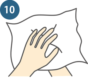 10：ペーパータオルで拭く