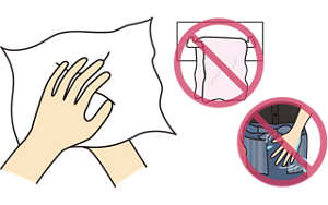 両手をペーパータオルで拭くイラスト。共有タオルや布製タオル、ユニフォームで手を拭うのはNG。