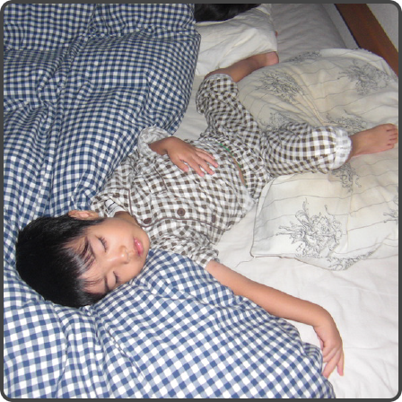 Kao Plaza 子どもと暮らす を もっと楽しく みんなの子ばなし Vol 30 子どものハチャメチャ寝相 いつまで続く