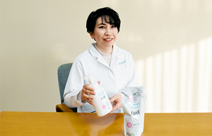 デリケートな頭皮を「やさしく」「しっかり」洗うための 機能がつまったキュレルの泡シャンプー！