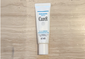 Item02 キュレル 潤浸保湿 ファンデ負担防止ベース