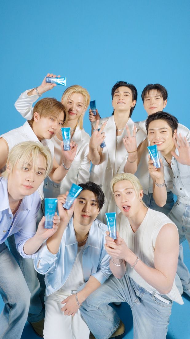 花王 Biore UV × Stray Kids ｜1 Year Review Challenge EN