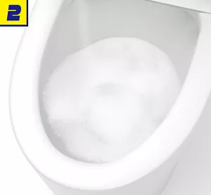 2. トイレハイタートイレそうじこれだけによってトイレが洗浄されている写真。