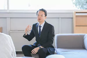 入浴で得られる基本の効果を解説している早坂信哉さんの写真