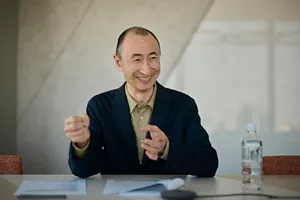 「できそうなことから少しずつ取り入れてみよう！」と話している菅原 洋平さんの写真