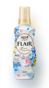 ハミングフレア　柔軟剤のフラワーハーモニーのボトル