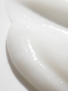 クリームシャンプー  ［ 泡立たないタイプ ］　CREAMSERUM CLEANSE　クリームセラム クレンズ　剤