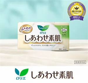 ロリエの生理用ナプキン、しあわせ素肌の商品ビジュアル。薄い緑色の空間、心地よい木漏れ日とともに商品が並んでいる。