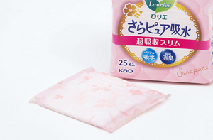 ロリエさらピュア吸水超吸収スリムのパッケージと内容物。