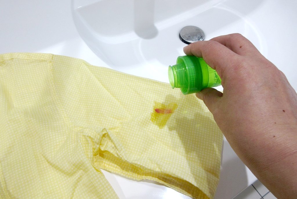 泥汚れ 食べこぼし おねしょ 子ども服についた困った汚れの落とし方 応援 くらしのキレイ 花王 くらしの研究