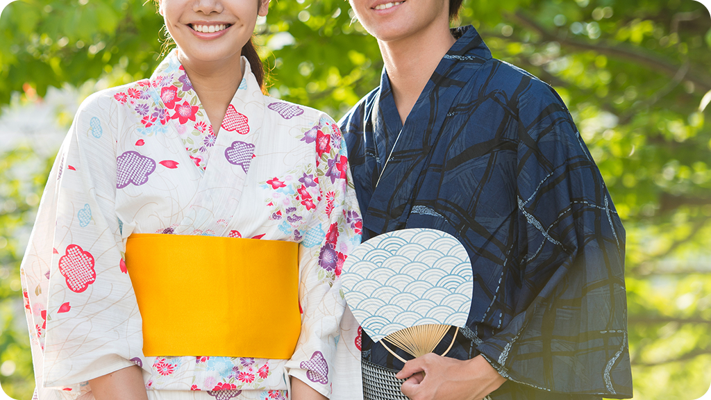 初心者でも粋に 男性浴衣の5つの着付けポイントと簡単な帯の結び方 応援 くらしのキレイ 花王 くらしの研究 初心者でも粋に 男性浴衣の5つの着付けポイントと簡単な帯の結び方 応援 くらしのキレイ 花王 くらしの研究