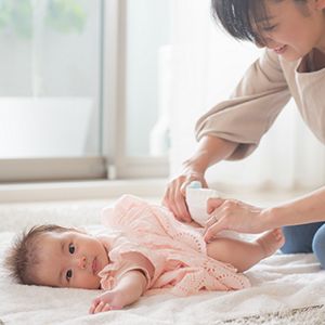 赤ちゃんのおむつ替え
