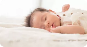 眠っている赤ちゃん