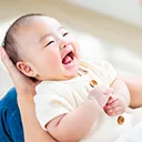 笑顔の赤ちゃん