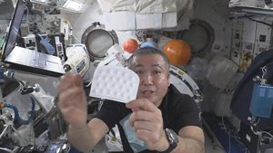 Kao | Kao Launches Space Shampoo Sheet, a Sheet-type Dry