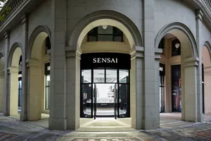 Entrance image of retail area