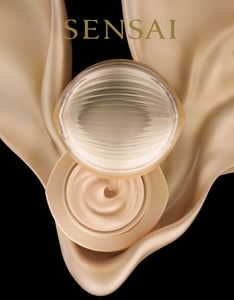 Kao | SENSAI's ULTIMATE Foundation Featuring the World's First*1