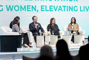 Mr. Yoshihiro Hasebe (President and CEO of Kao Corporation), Ms. Irene Umar (Deputy Minister of Creative Economy of the Republic of Indonesia), and Ms. Putri Tanjung (CEO of Trans Digital Lifestyle Group and womenpreneur) sitting and chatting during the talk show.