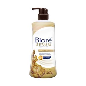Biore Serum Body Foam Pampering 550ml