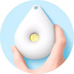 『マジックリン お風呂にピタッ』を壁に貼っているイメージ