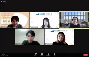 2022年度社会起業塾生の発表にフィードバックする先輩起業家（メンター）