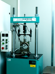 アスファルト混合物が生まれるまでの工程の写真２