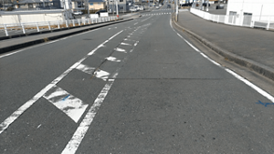 導入前の市道の写真