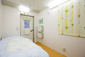 特殊な設備「ヒューマンメタボリックチャンバー」の写真１