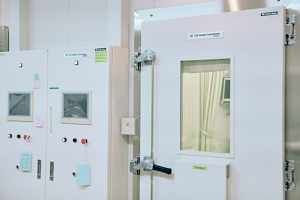 特殊な設備「ヒューマンメタボリックチャンバー」の写真２