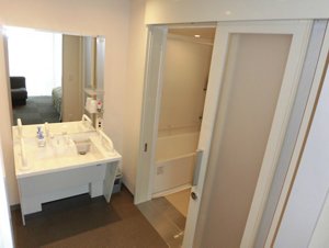 ユニバーサルルーム_洗面所