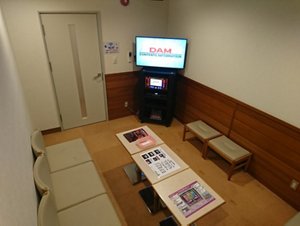 カラオケ（小／定員10名）