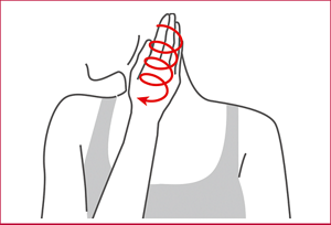 手肌全体、潤ってワントーン明るく 流し塗り