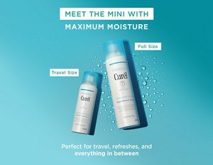 A mini and full-size version of the Curél Deep Moisture Spray against a teal background and surrounded my water droplets