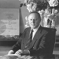 Black and white photograph of Hans Erich Dotter, founder of Goldwell Fabrikate