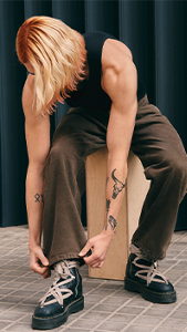 A collage of images showing the Goldwell Velvet Gradients on real hair, when dry, during the dyeing and when wet.