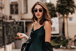 Young woman with chestnut brown hair