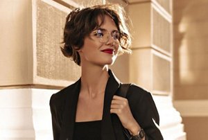 Businesswoman with a tousled, textured fringe