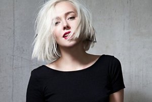 Blonde woman with blunt cut with subtle layers
