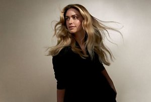 Woman with dirty blonde hair