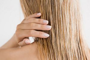 Dry Hair Causes Symptoms and Treatments  Toppik Blog
